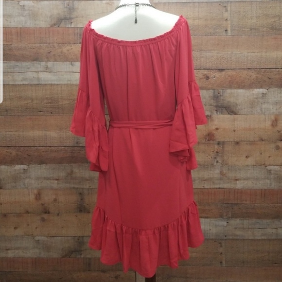 WHBM off shoulder flounce dress - Picture 3 of 6